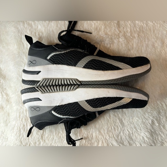 Black Slip-on Nursing Shoes Infinity by Cherokee Size 8 - Picture 4 of 9